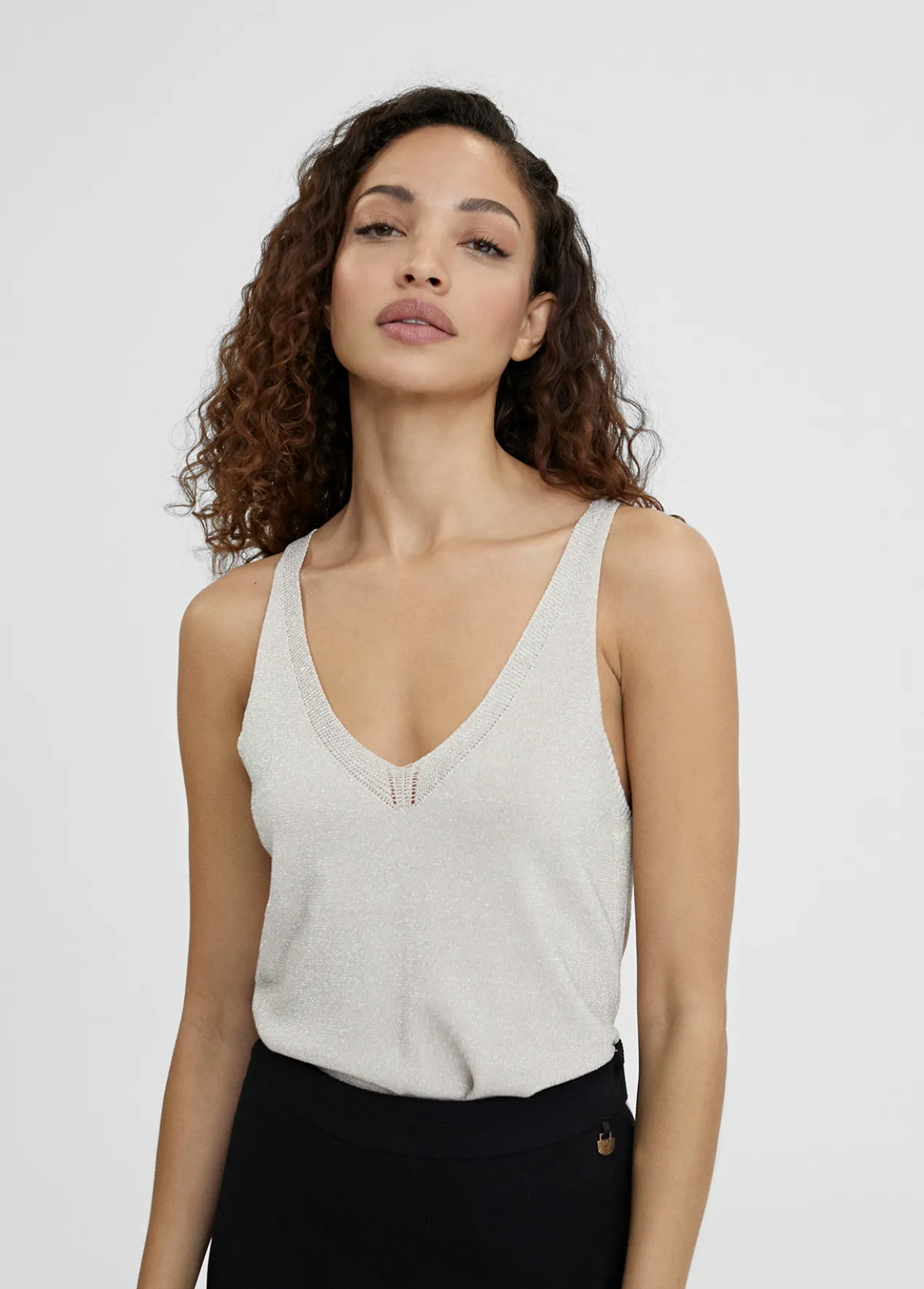 top_basico_de_punto_0-1.webp Lola Casademunt Camisetas Y Tops | Punto<Top basico de punto NEGRO