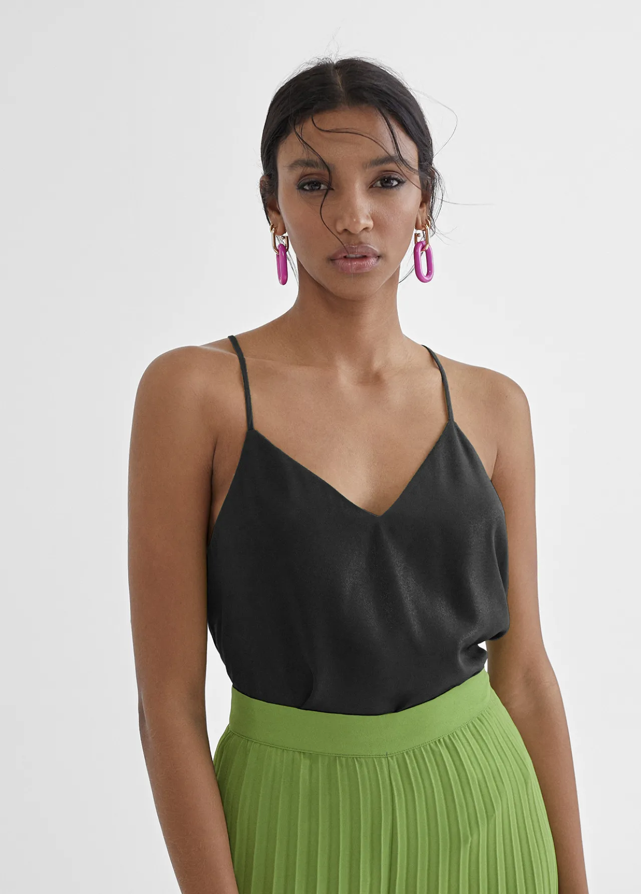 top_de_escote_pico_0-1.webp Lola Casademunt Camisetas Y Tops<Top de escote pico CRUDO