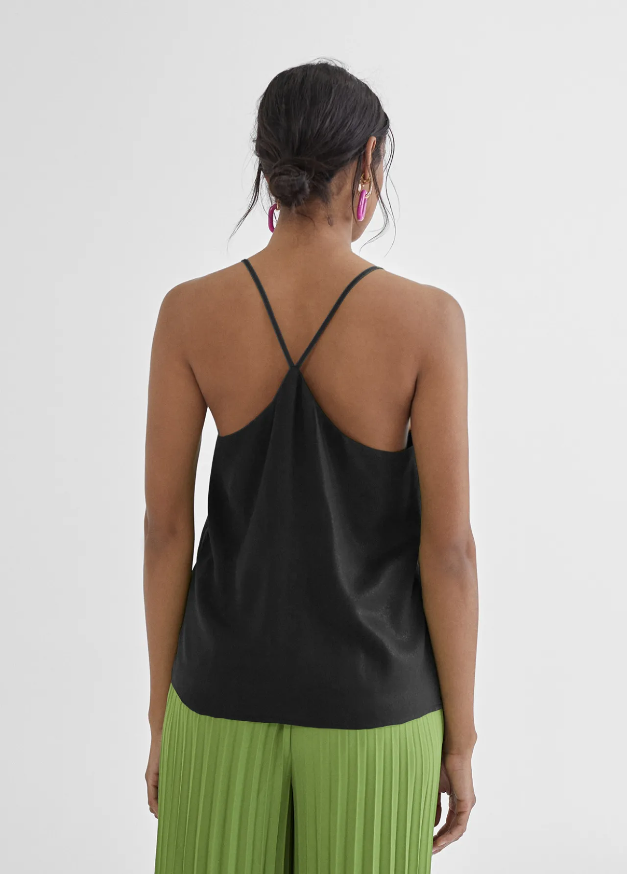 top_de_escote_pico_3-1.webp Lola Casademunt Camisetas Y Tops<Top de escote pico CRUDO