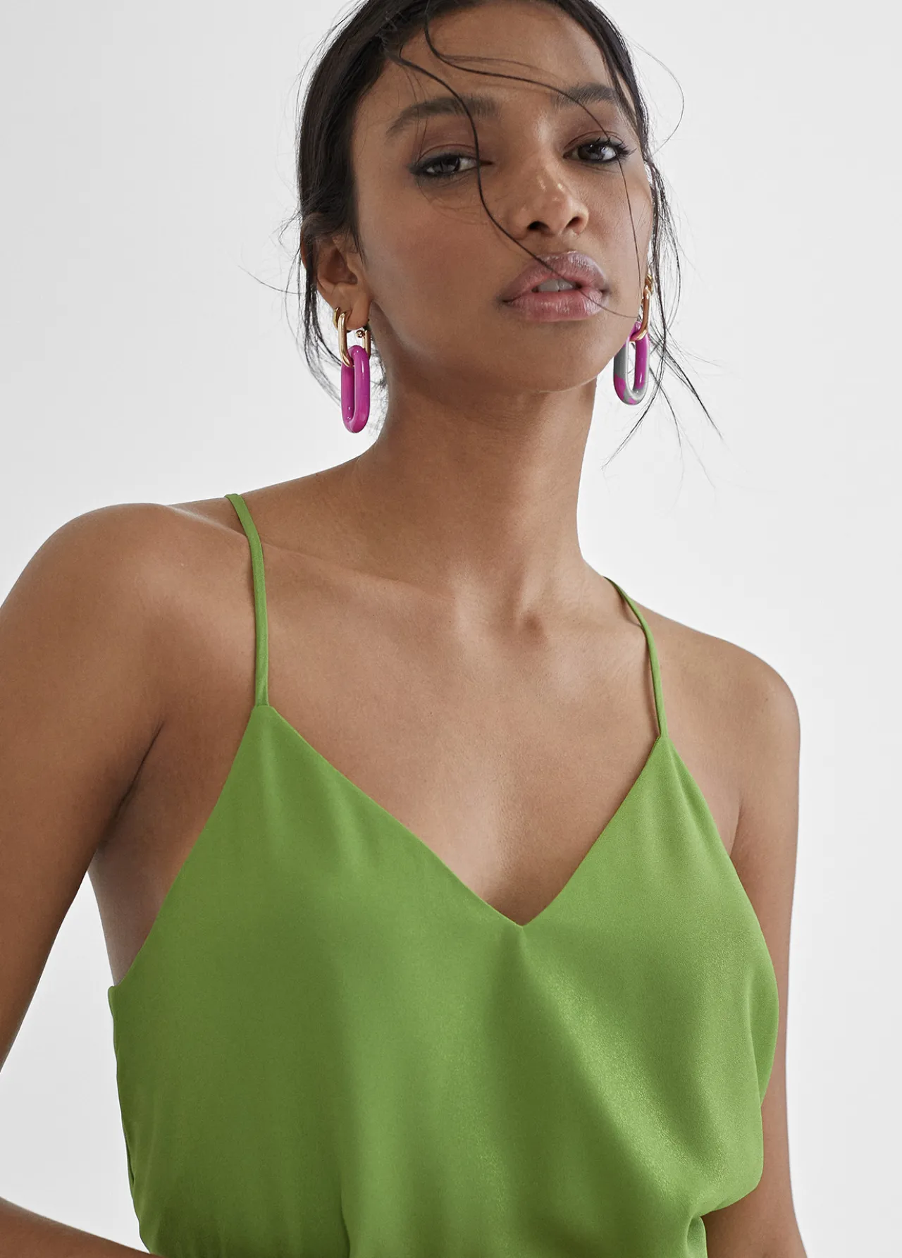top_escote_pico_4-1.webp Lola Casademunt Camisetas Y Tops<Top escote pico FUCSIA