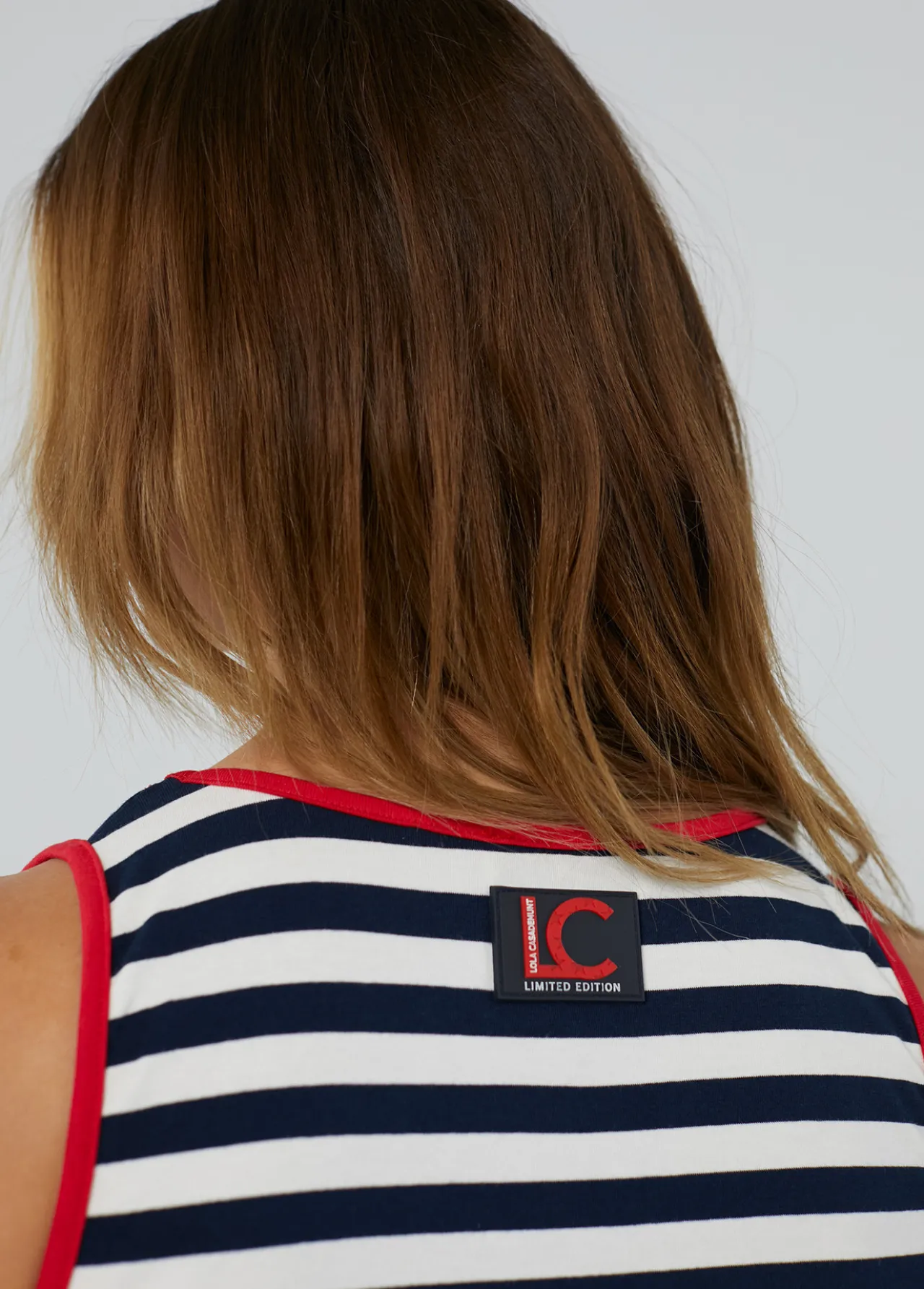 top_estampado_de_rayas_edicin_limitada__lola_casademunt_3.webp Lola Casademunt Camisetas Y Tops<Top estampado de rayas edición limitada - Lola Casademunt AZUL-BLANCO