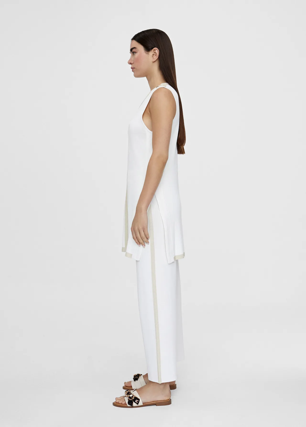 top_largo_de_punto_3.webp Lola Casademunt Camisetas Y Tops | Punto<Top largo de punto CRUDO-METAL