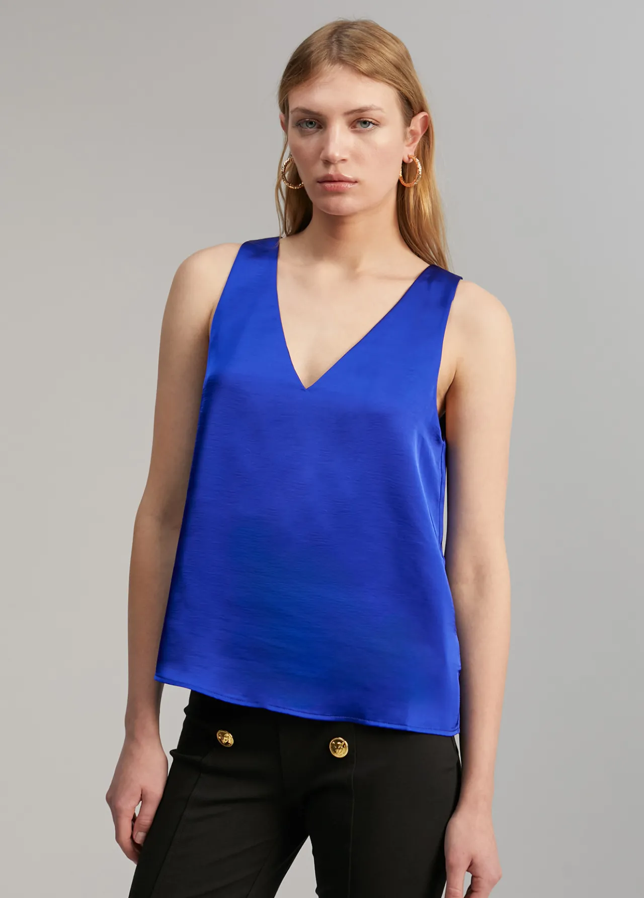 top_tirantes_0.webp Lola Casademunt Camisetas Y Tops<Top tirantes AZULELECTRICO