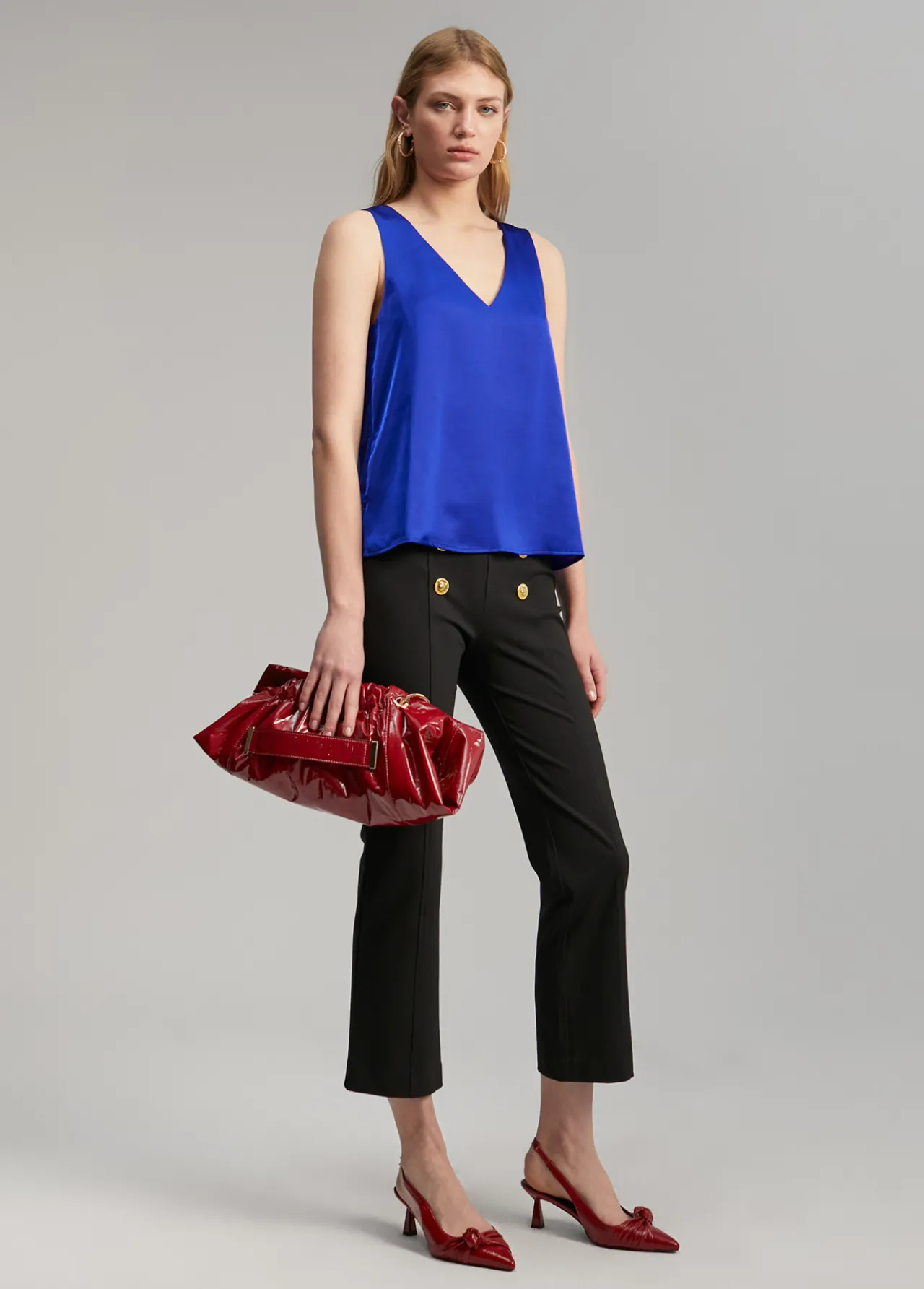 top_tirantes_1.webp Lola Casademunt Camisetas Y Tops<Top tirantes AZULELECTRICO