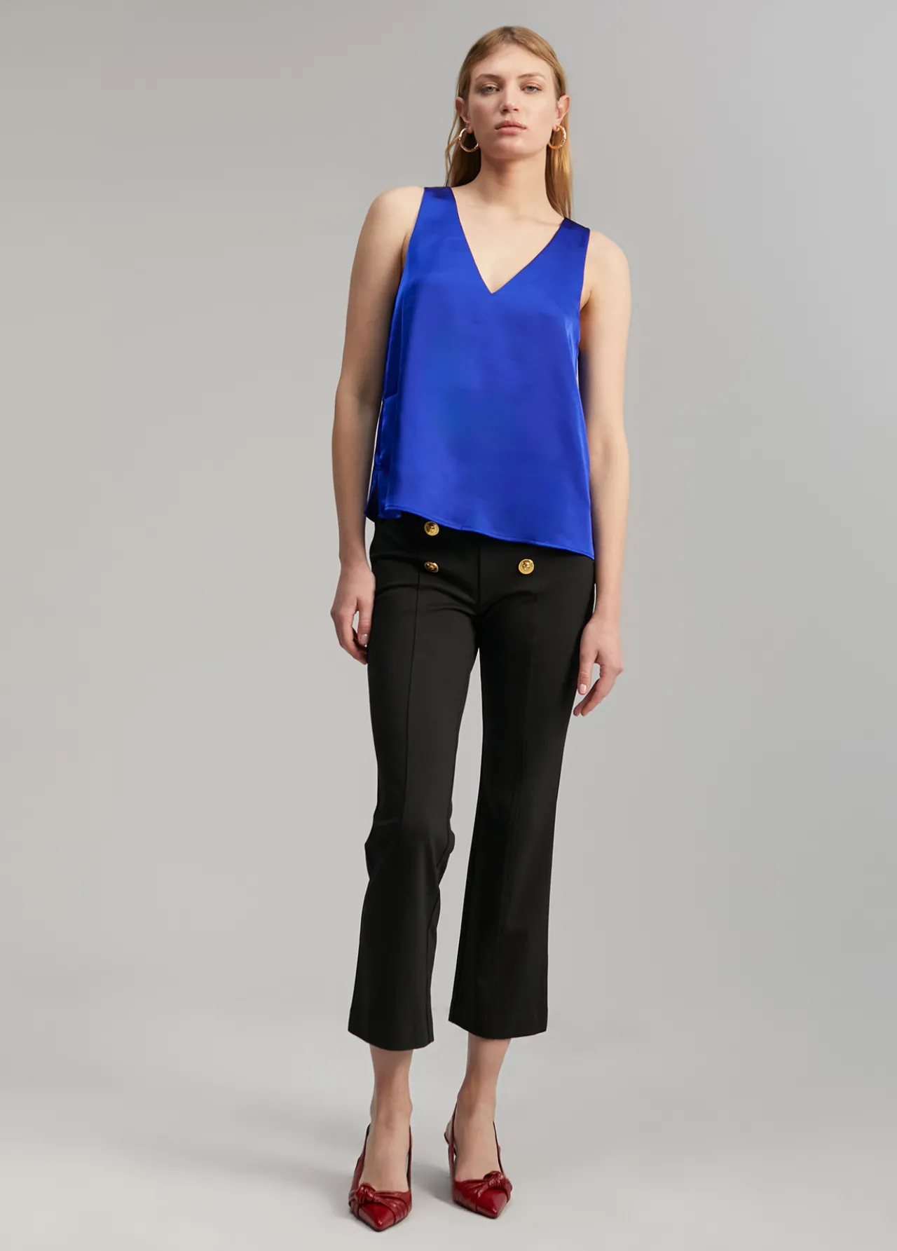 top_tirantes_4.webp Lola Casademunt Camisetas Y Tops<Top tirantes AZULELECTRICO