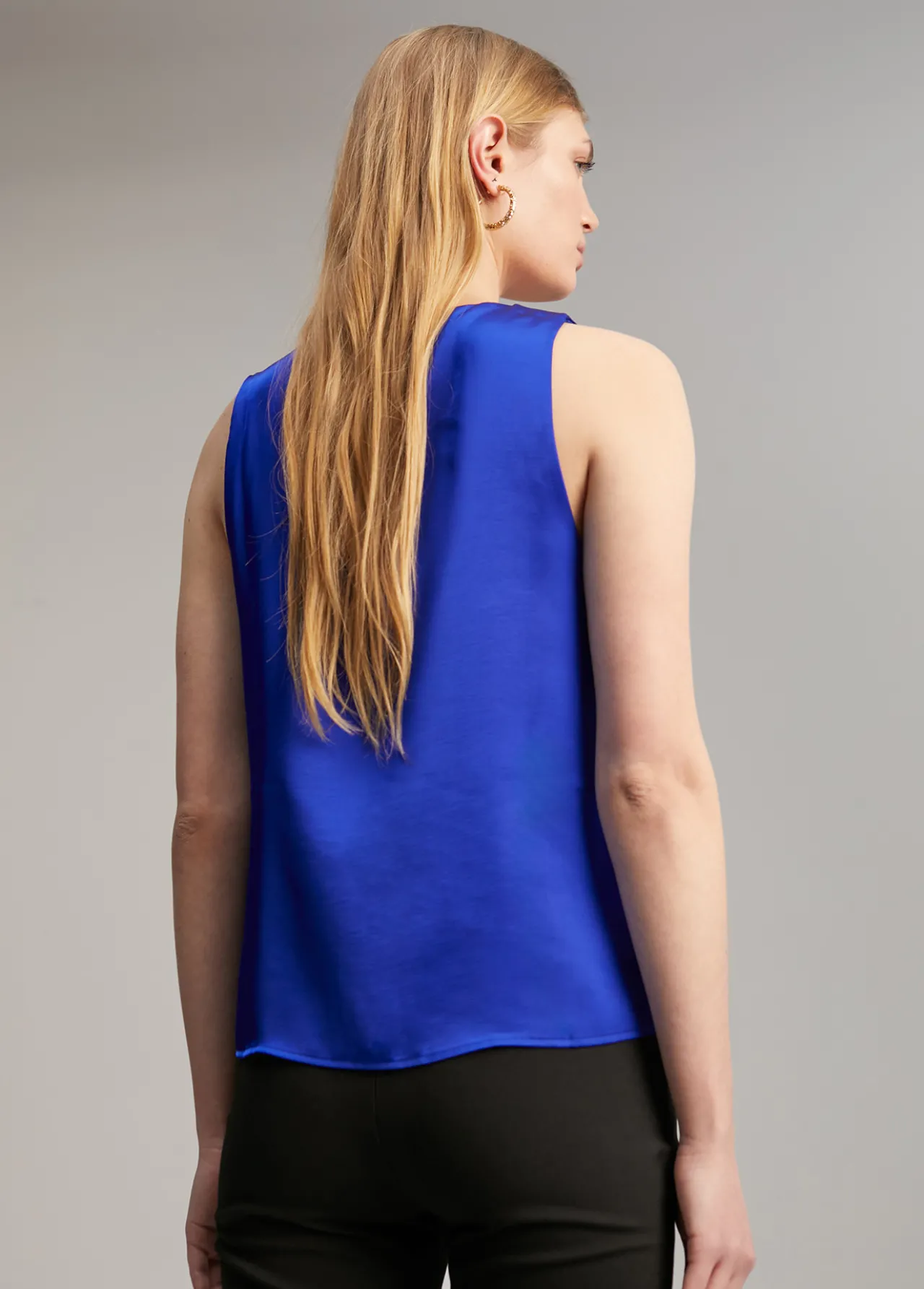 top_tirantes_5.webp Lola Casademunt Camisetas Y Tops<Top tirantes AZULELECTRICO