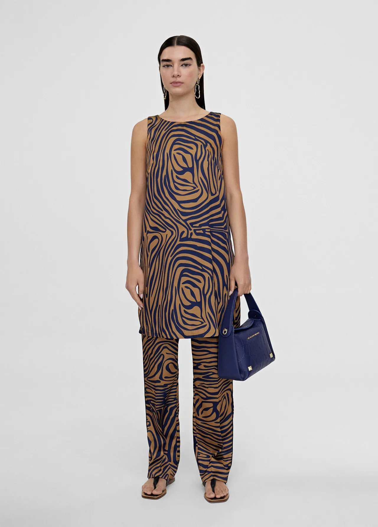 vestido_corto_animal_print_cebra_5.webp Lola Casademunt Camisetas Y Tops | Vestidos Y Faldas<Vestido corto animal print cebra MARRON-AZUL