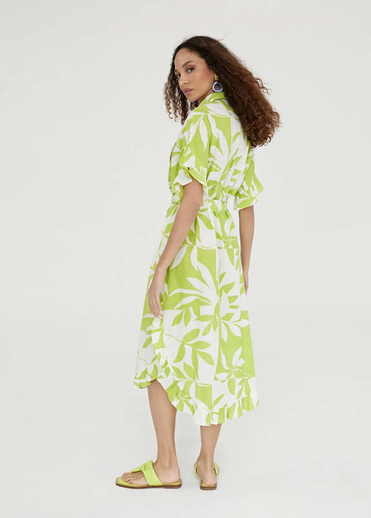 vestido_de_volantes_estampado_0.webp Lola Casademunt Vestidos Y Faldas | Baño<Vestido de volantes estampado VERDE-BLANCO