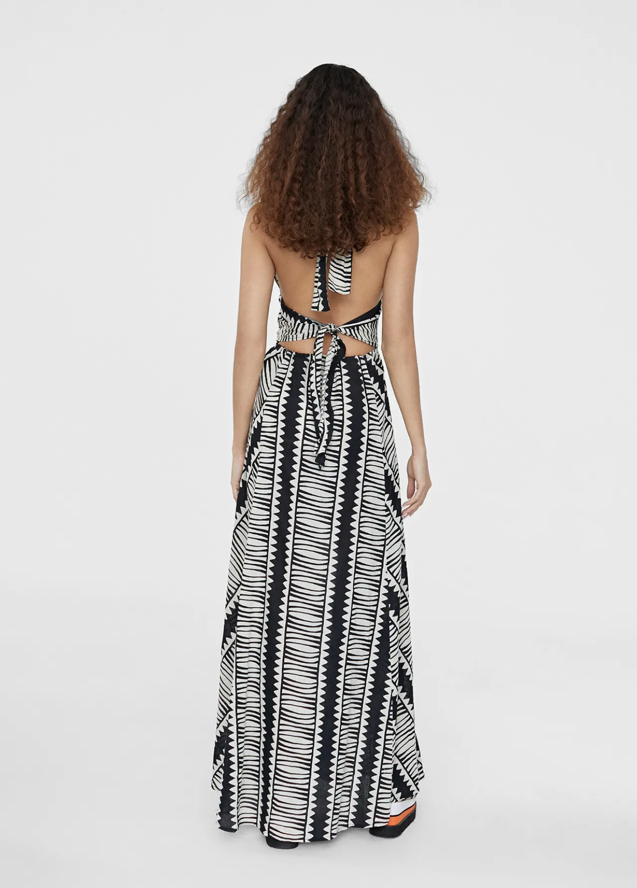 vestido_halter_estampado_tnico_2.webp Lola Casademunt Baño<Vestido halter estampado étnico NEGRO-BLANCO