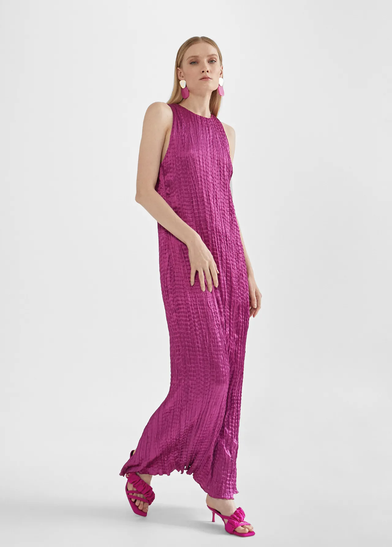 vestido_largo_efecto_plisado_4.webp Lola Casademunt Vestidos Y Faldas<Vestido largo efecto plisado MAGENTA