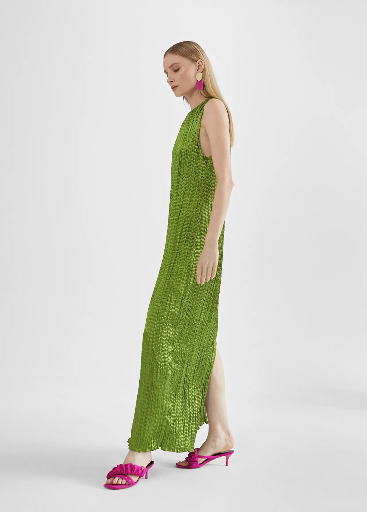 vestido_largo_efecto_plisado_5.webp Lola Casademunt Vestidos Y Faldas<Vestido largo efecto plisado MAGENTA