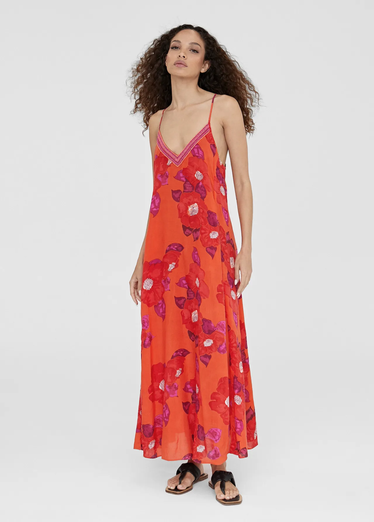 vestido_largo_estampado_floral_0.webp Lola Casademunt Vestidos Y Faldas | Baño<Vestido largo estampado floral ROJO-ROSA