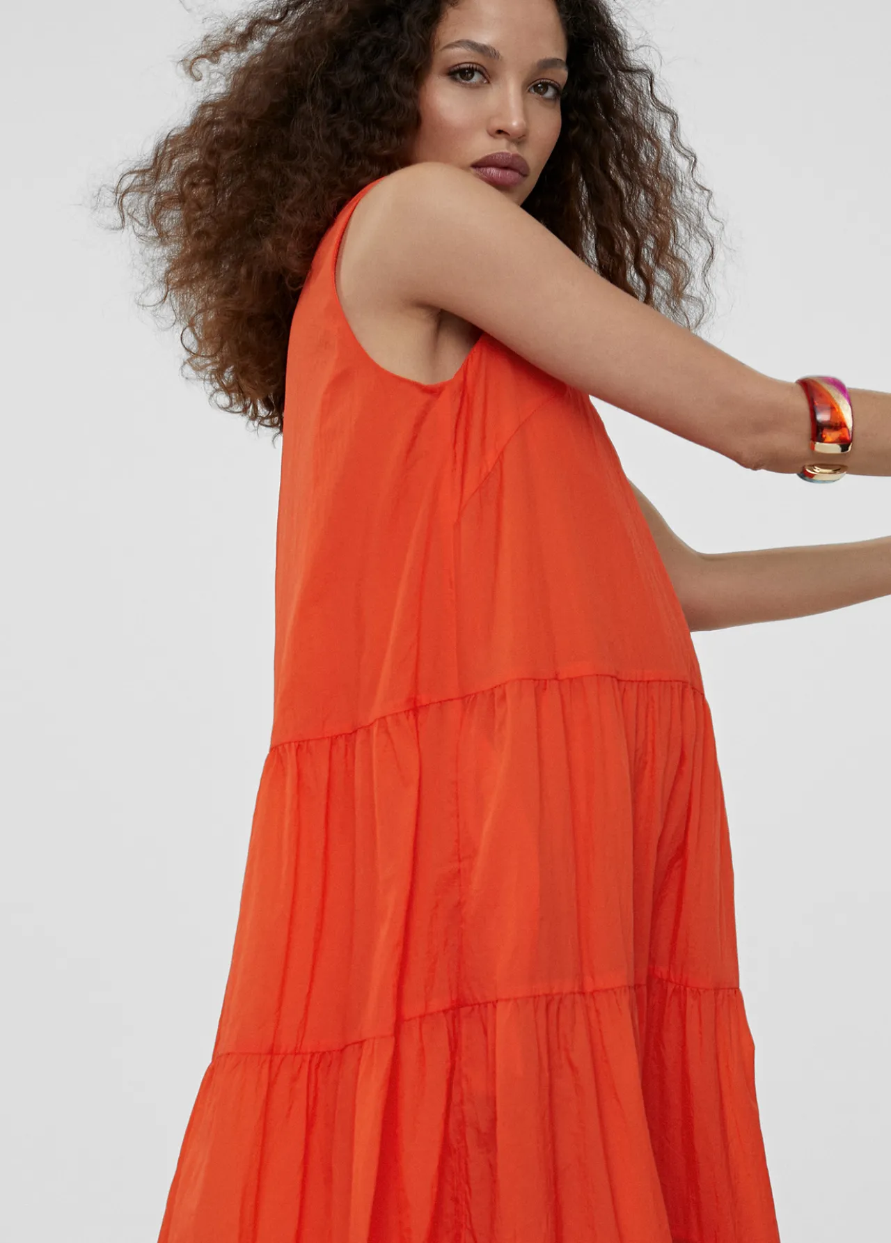 vestido_largo_fluido_3.webp Lola Casademunt Vestidos Y Faldas<Vestido largo fluido CORAL