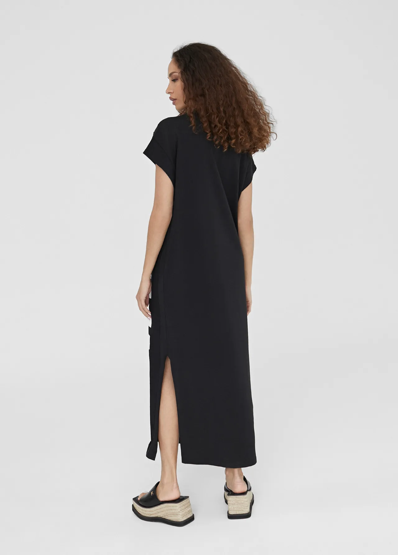 vestido_largo_lola_2-1.webp Lola Casademunt Camisetas Y Tops | Vestidos Y Faldas<Vestido largo Lola BLANCO-ROSA