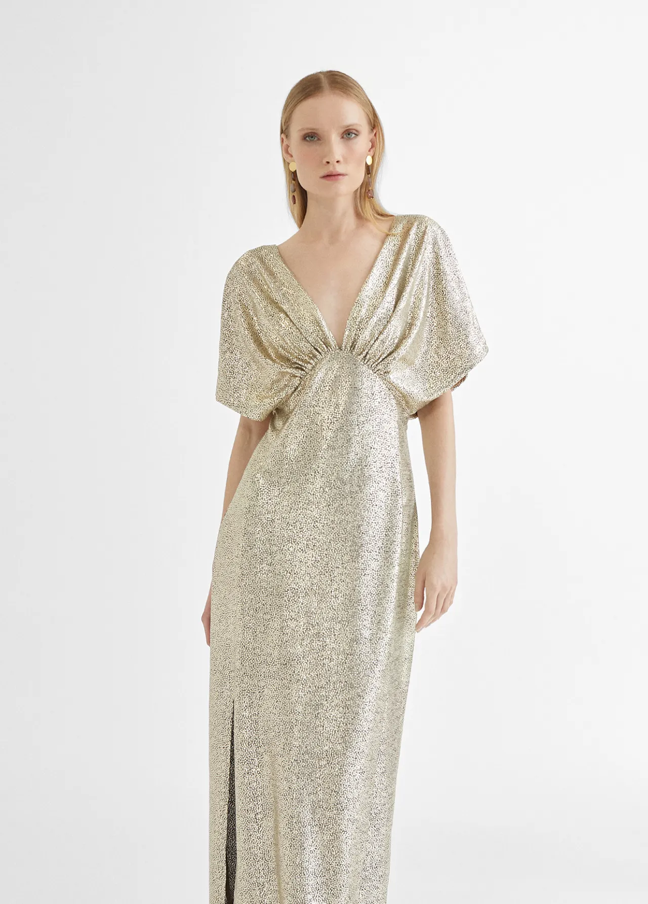 vestido_largo_manga_corta_ancha_3.webp Lola Casademunt Vestidos Y Faldas<Vestido largo manga corta ancha DORADO