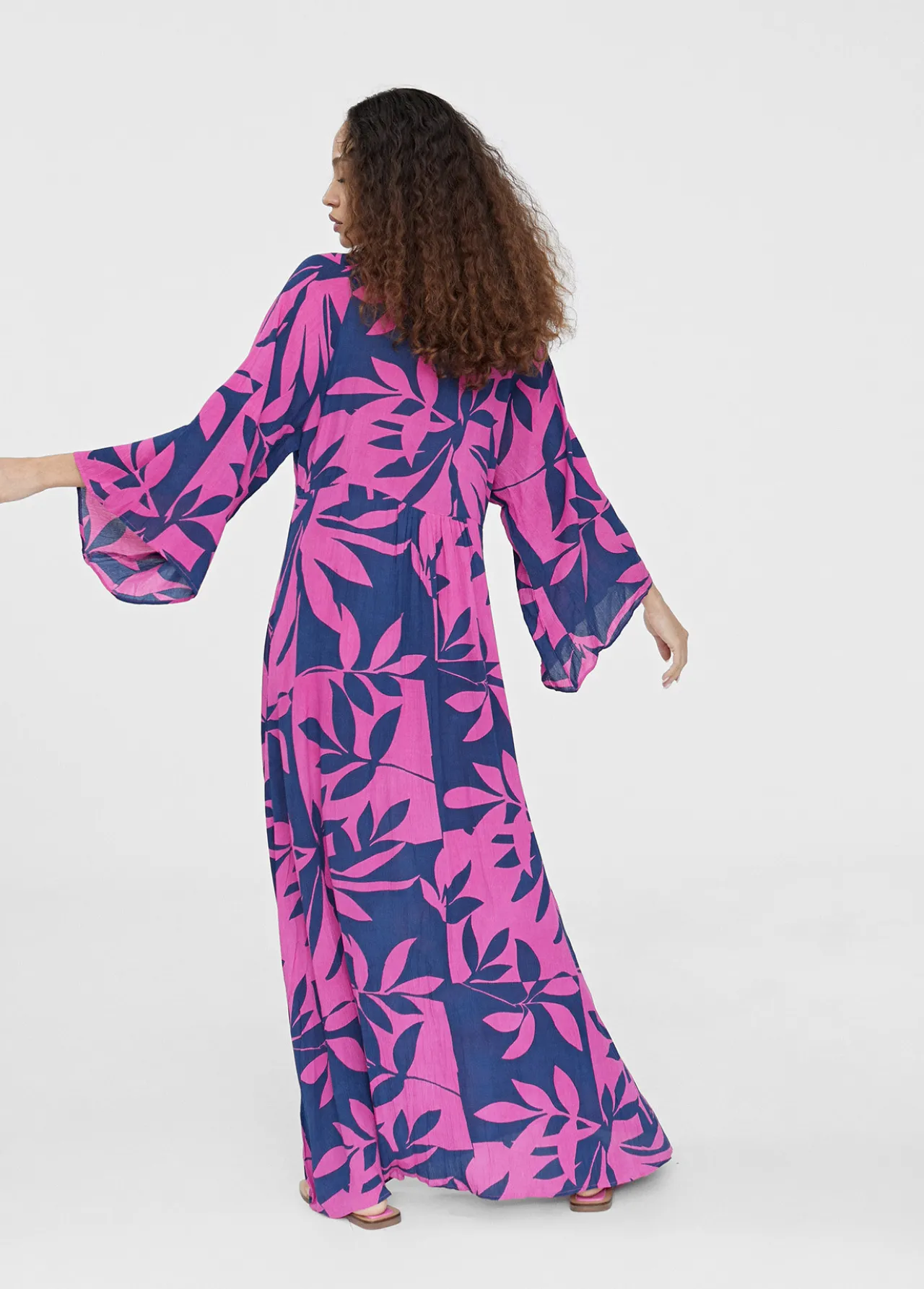 vestido_largo_manga_japonesa_2.webp Lola Casademunt Baño<Vestido largo manga japonesa AZUL-ROSA