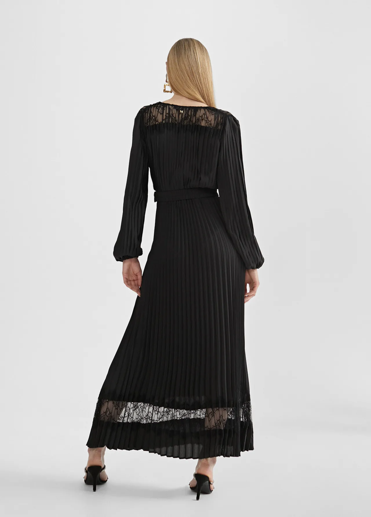 vestido_largo_plisado_y_encaje_2.webp Lola Casademunt Vestidos Y Faldas<Vestido largo plisado y encaje NEGRO