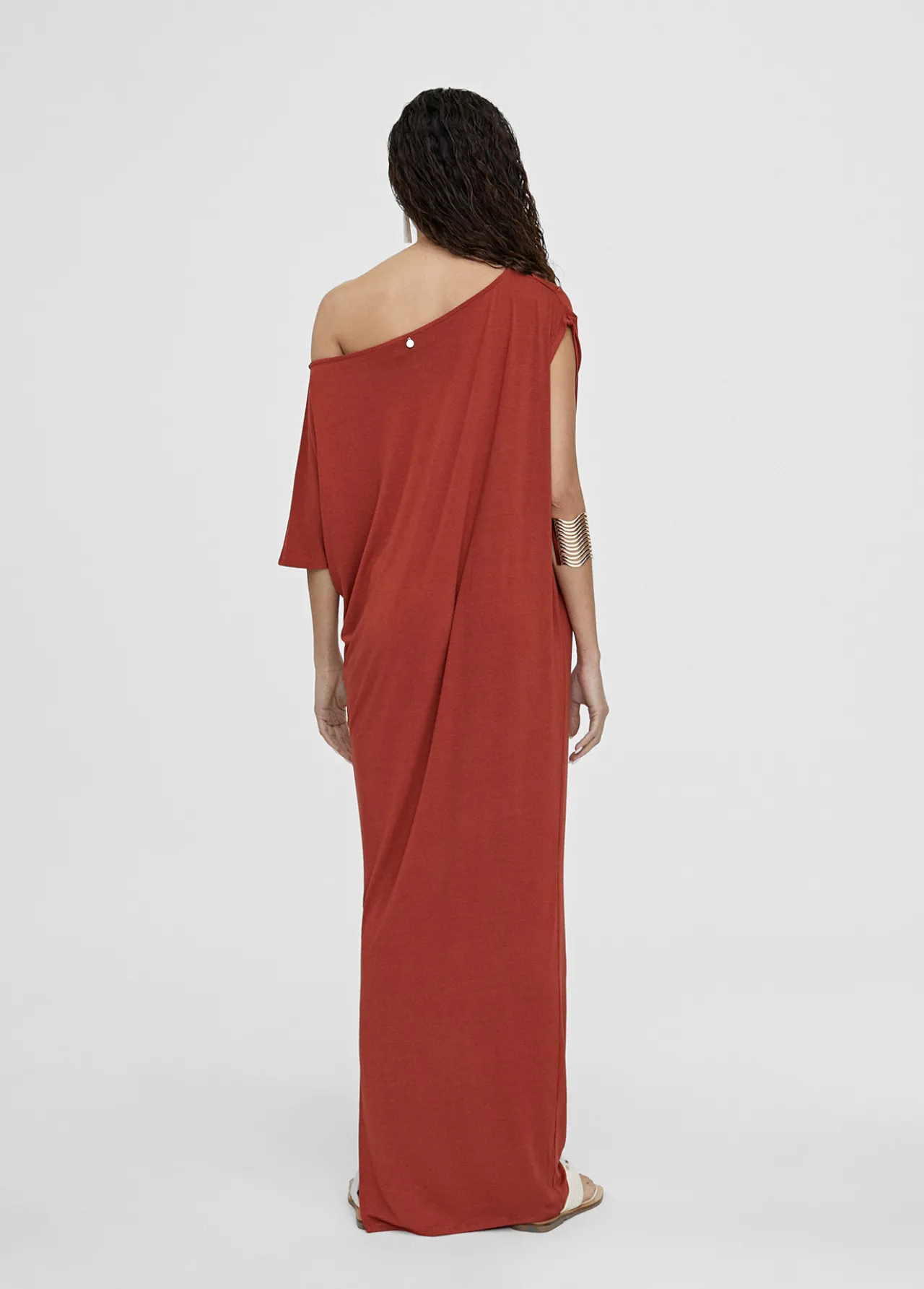 vestido_midi_fruncido_2-1.webp Lola Casademunt Vestidos Y Faldas<Vestido midi fruncido NEGRO