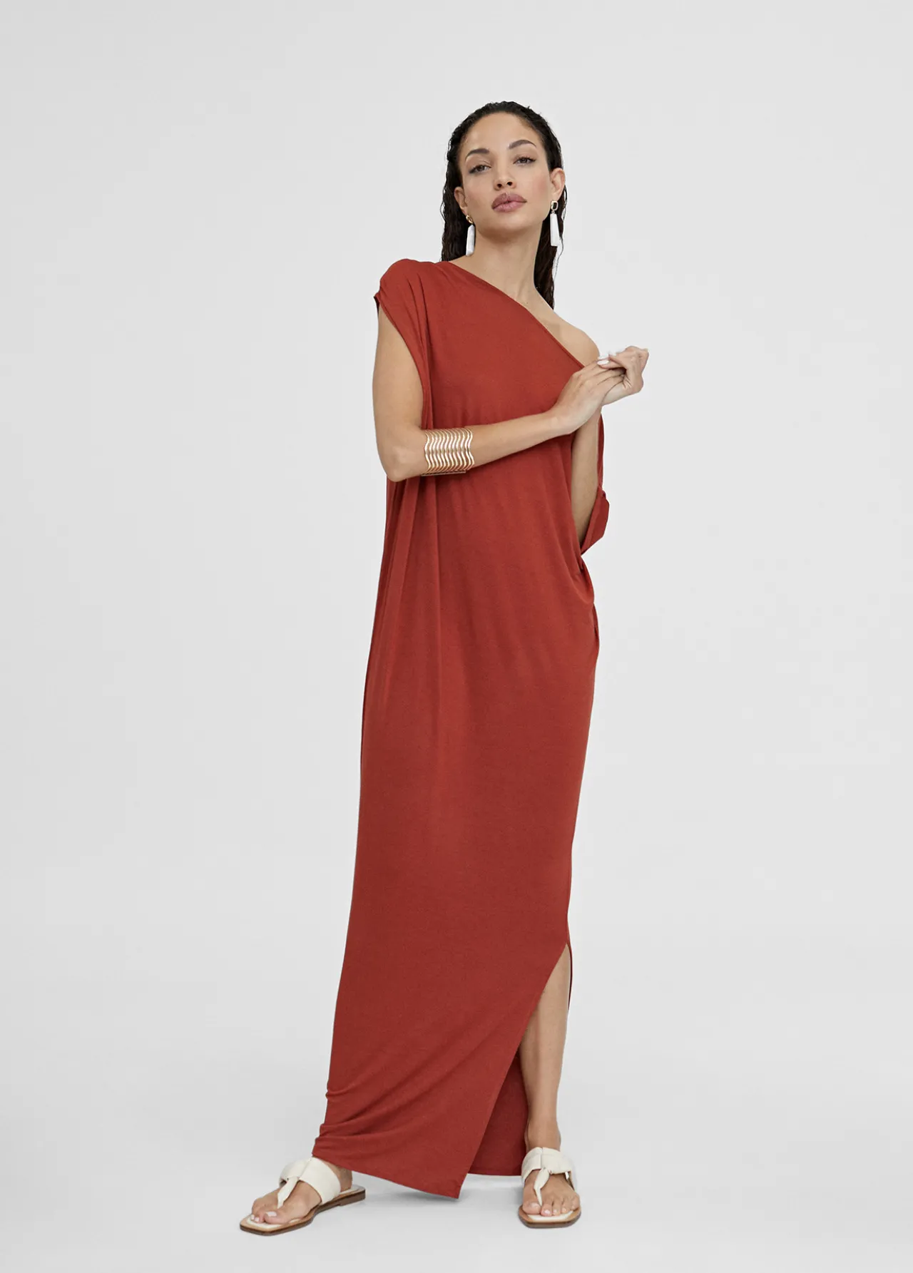 vestido_midi_fruncido_3-1.webp Lola Casademunt Vestidos Y Faldas<Vestido midi fruncido NEGRO