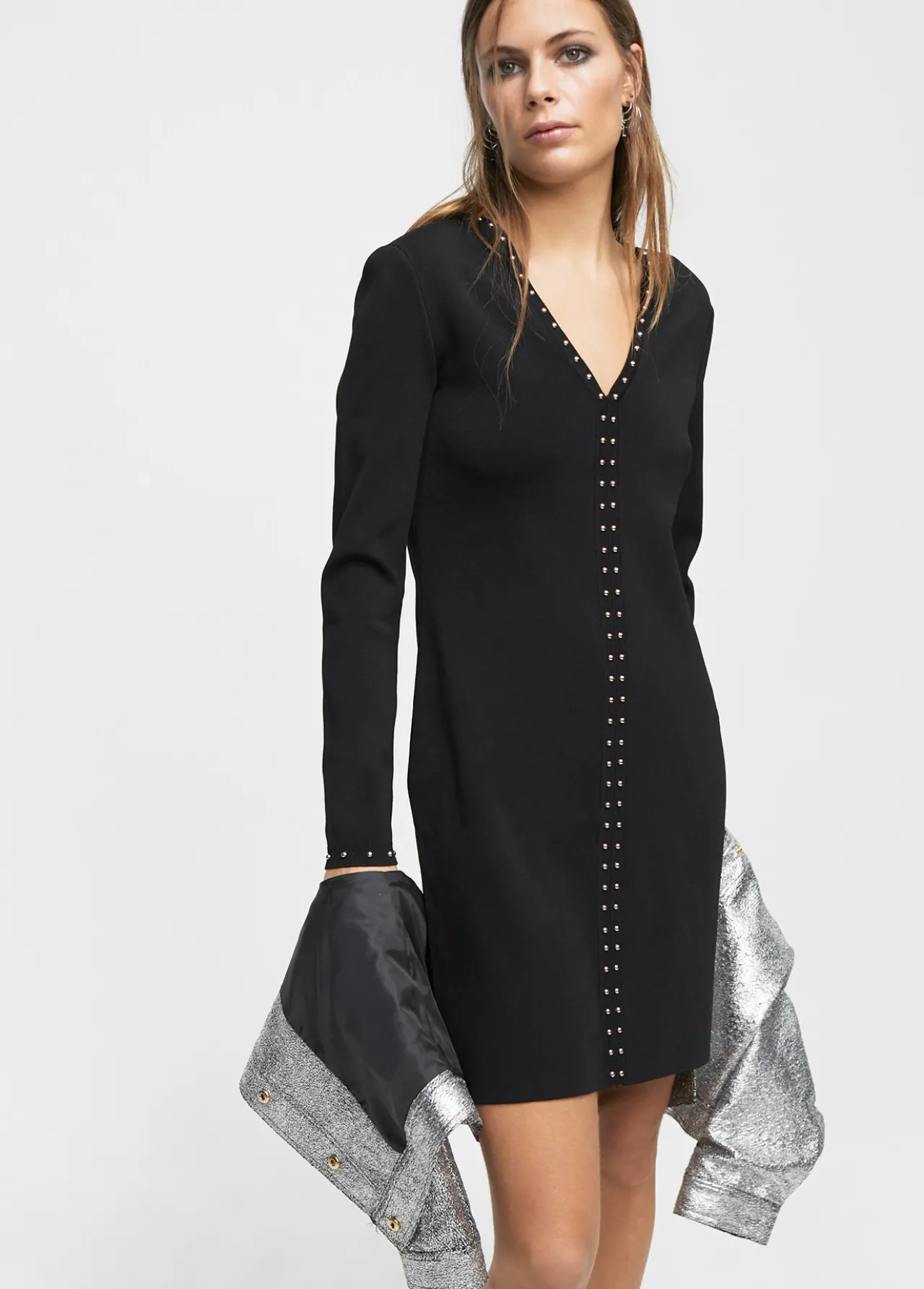 vestido_punto_tachas_1.webp Lola Casademunt Punto | Vestidos Y Faldas<Vestido punto tachas NEGRO
