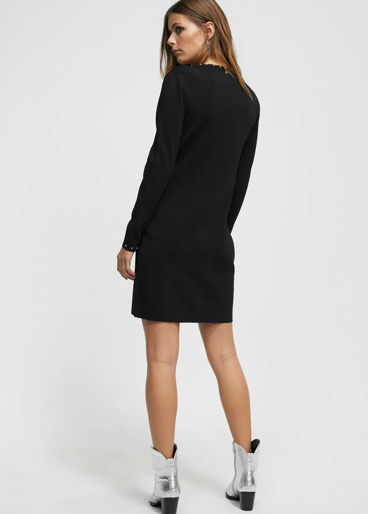 vestido_punto_tachas_2.webp Lola Casademunt Punto | Vestidos Y Faldas<Vestido punto tachas NEGRO