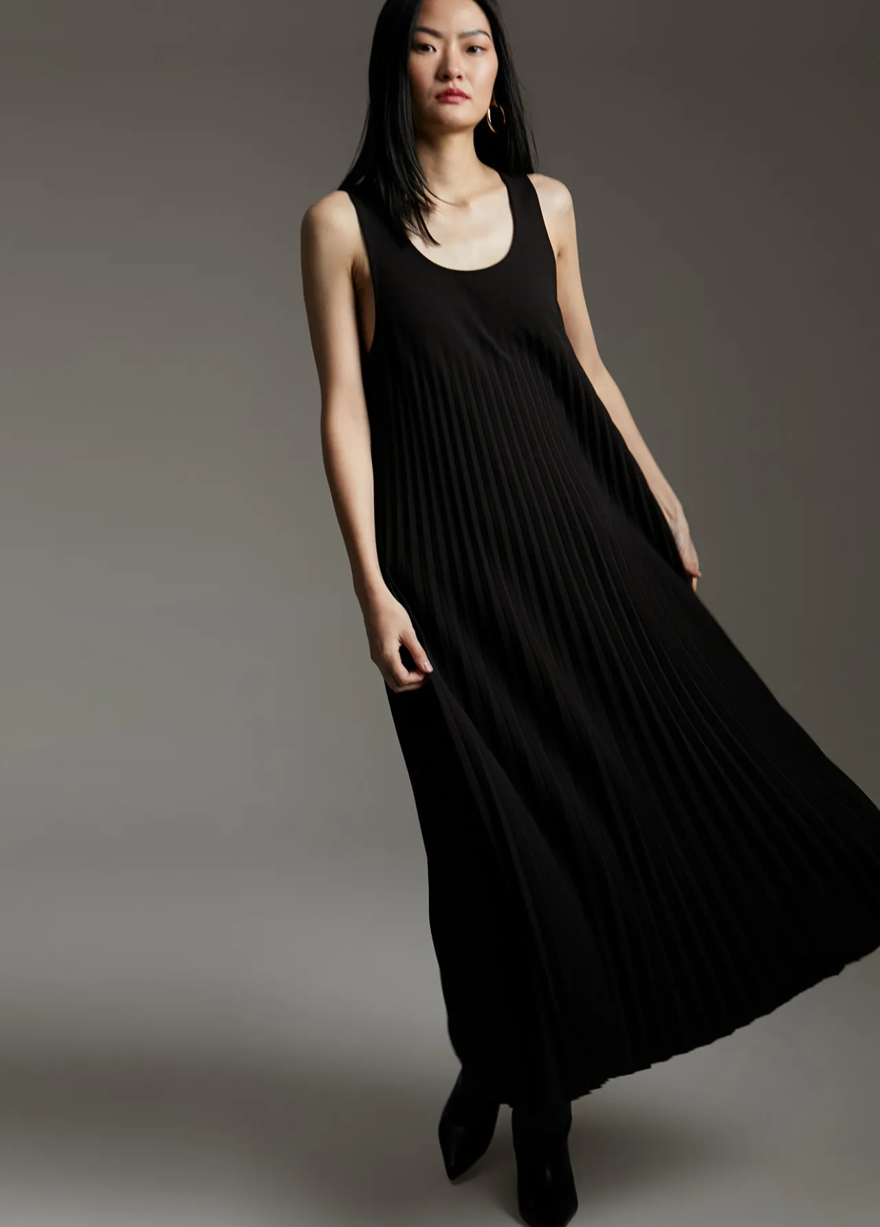 vestido_sin_manga_plisado_3-1.webp Lola Casademunt Vestidos Y Faldas<Vestido sin manga plisado AZULELECTRICO