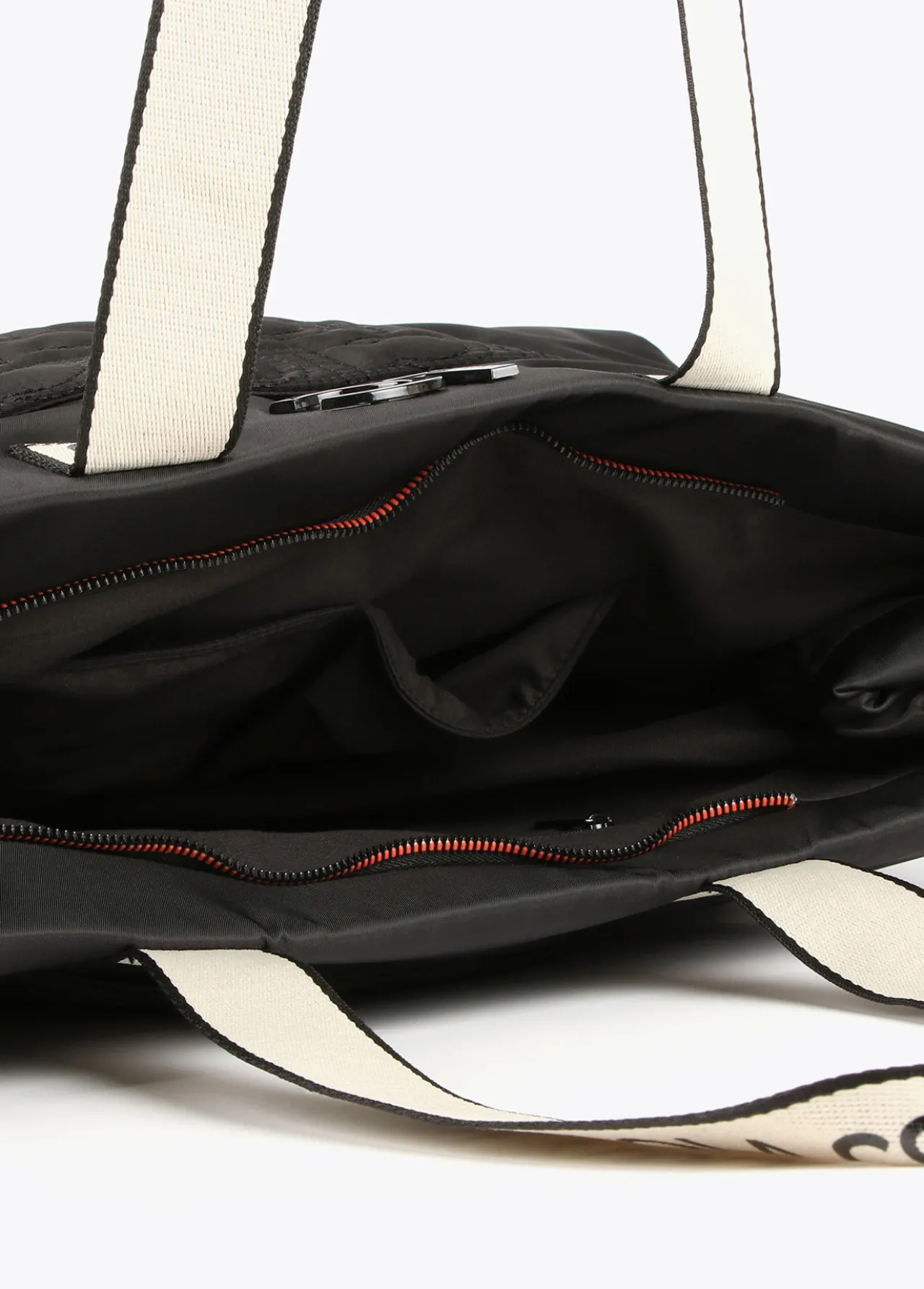 weekend_acolchado_2.webp Lola Casademunt Bolsas De Viaje<Weekend acolchado NEGRO
