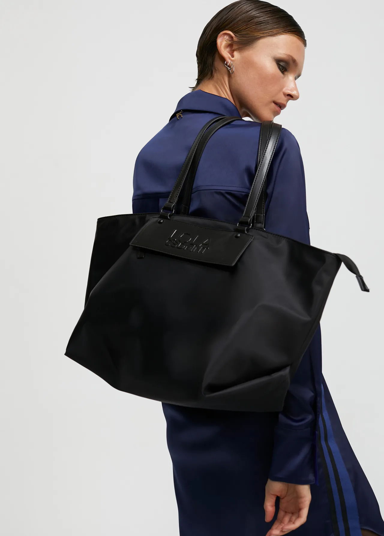 weekend_negro_6.webp Lola Casademunt Bolsas De Viaje | Bolsos Grandes<Weekend NEGRO