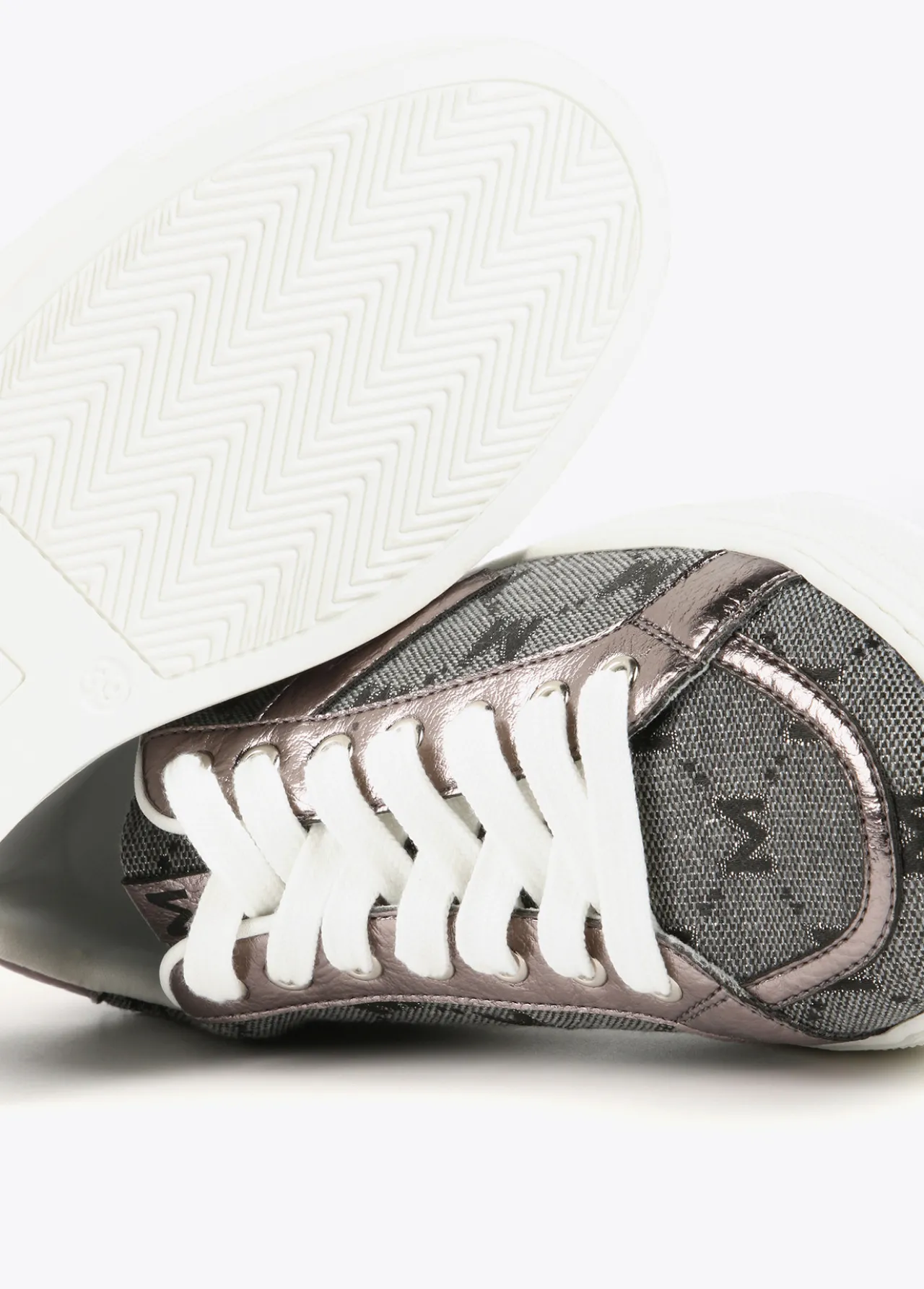 zapatillas_sneakers_color_gris_3.webp Lola Casademunt Zapatillas Deportivas<Zapatillas sneakers color gris GRIS-NEGRO