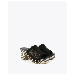 Lola Casademunt Calzado<Zueco suela zebra y logo dorado. NEGRO